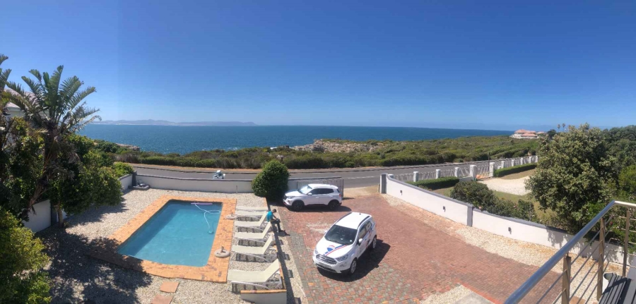 6 Bedroom Property for Sale in Westcliff Western Cape
